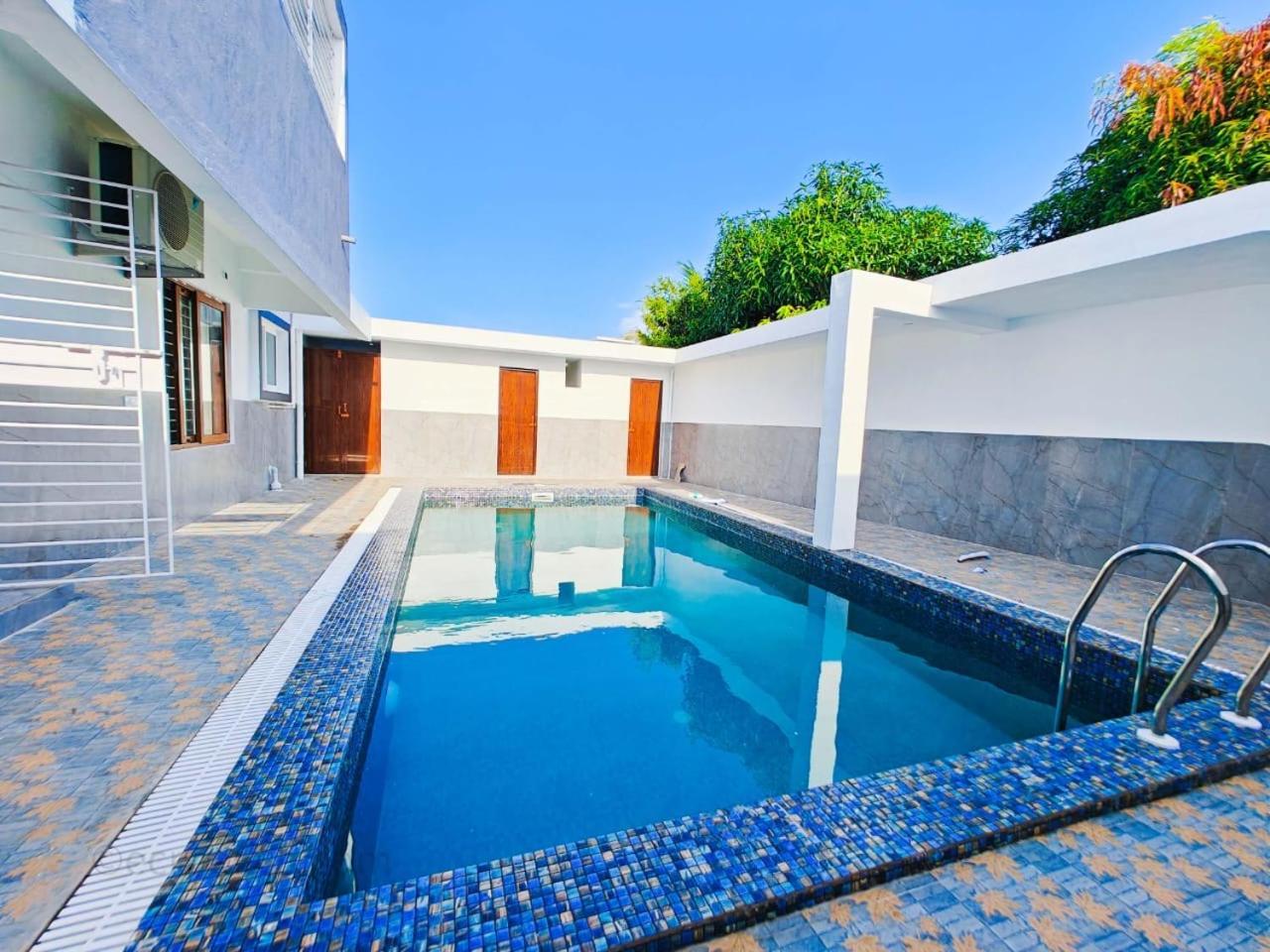 Rini Resort Chennai Exterior photo
